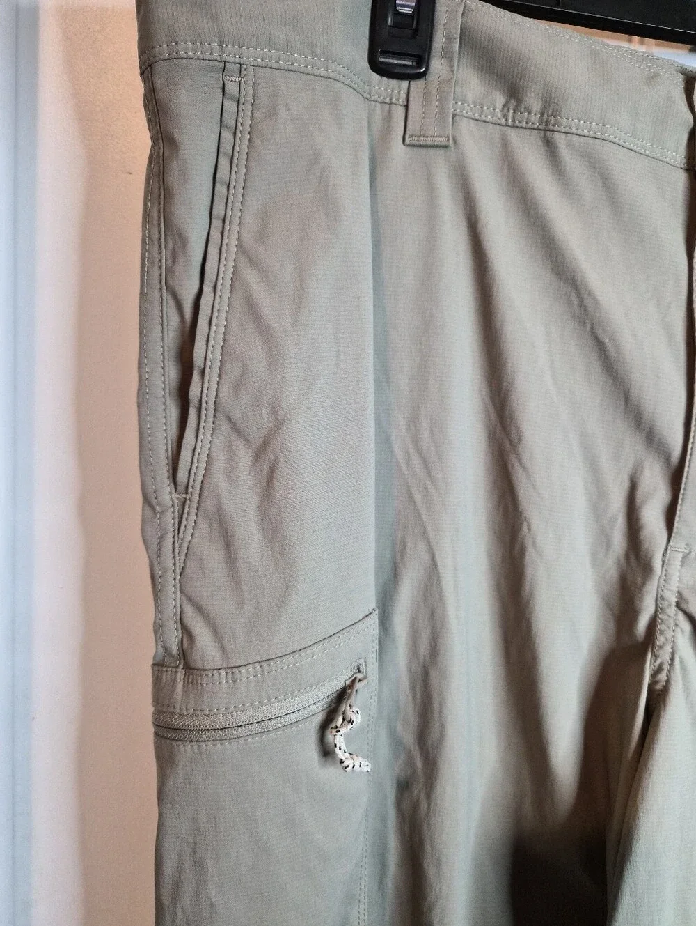 40W Magellan Outdoor mens Performance Cargo Shorts Casual Fishing Vacation Trave